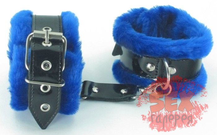 Оковы на ноги с синим мехом BDSM Light